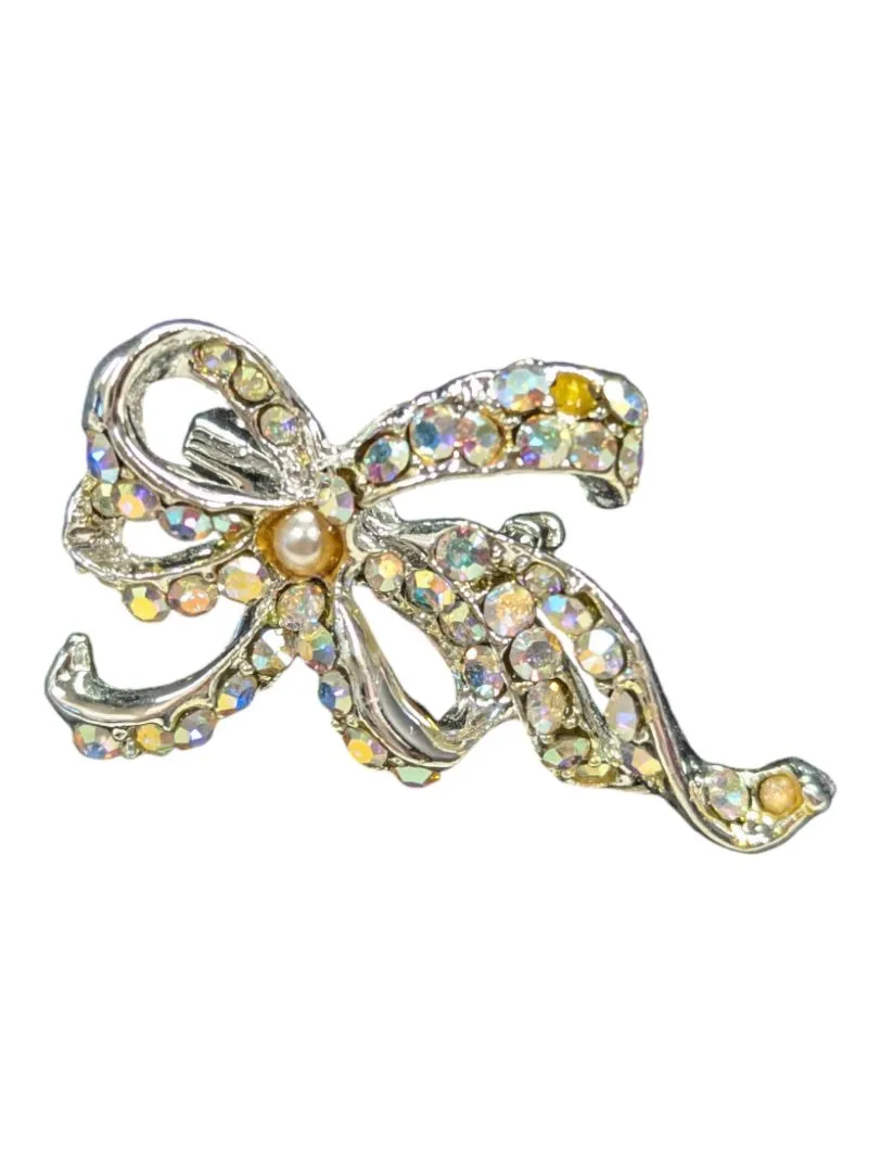 8 Vintage Brooches