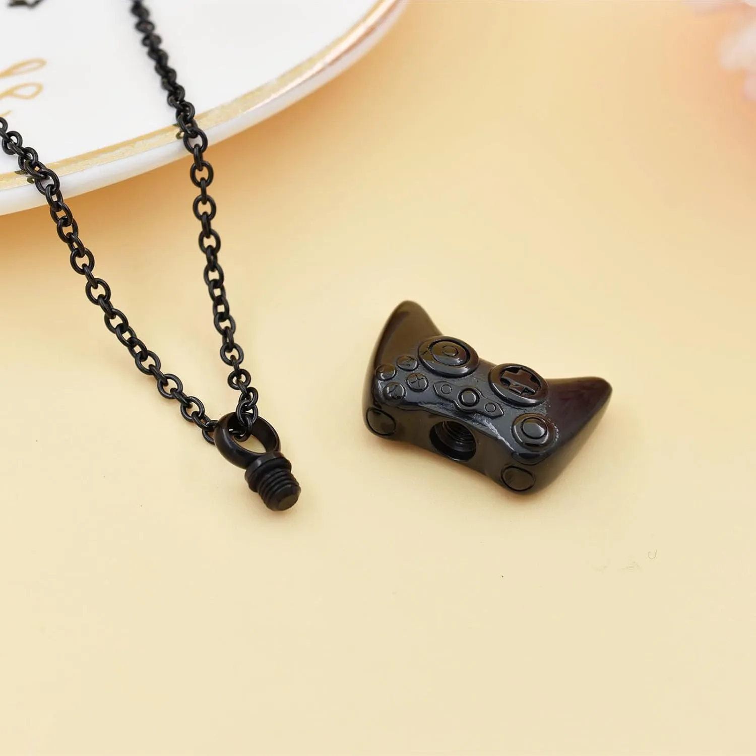 Game Controller Urn Necklaces for Ashes for Boy Men Hip Hop GamePad Cremation Jewelry for Ashes Cool Memorial Keepsake Ashes Urn Pendant Necklace