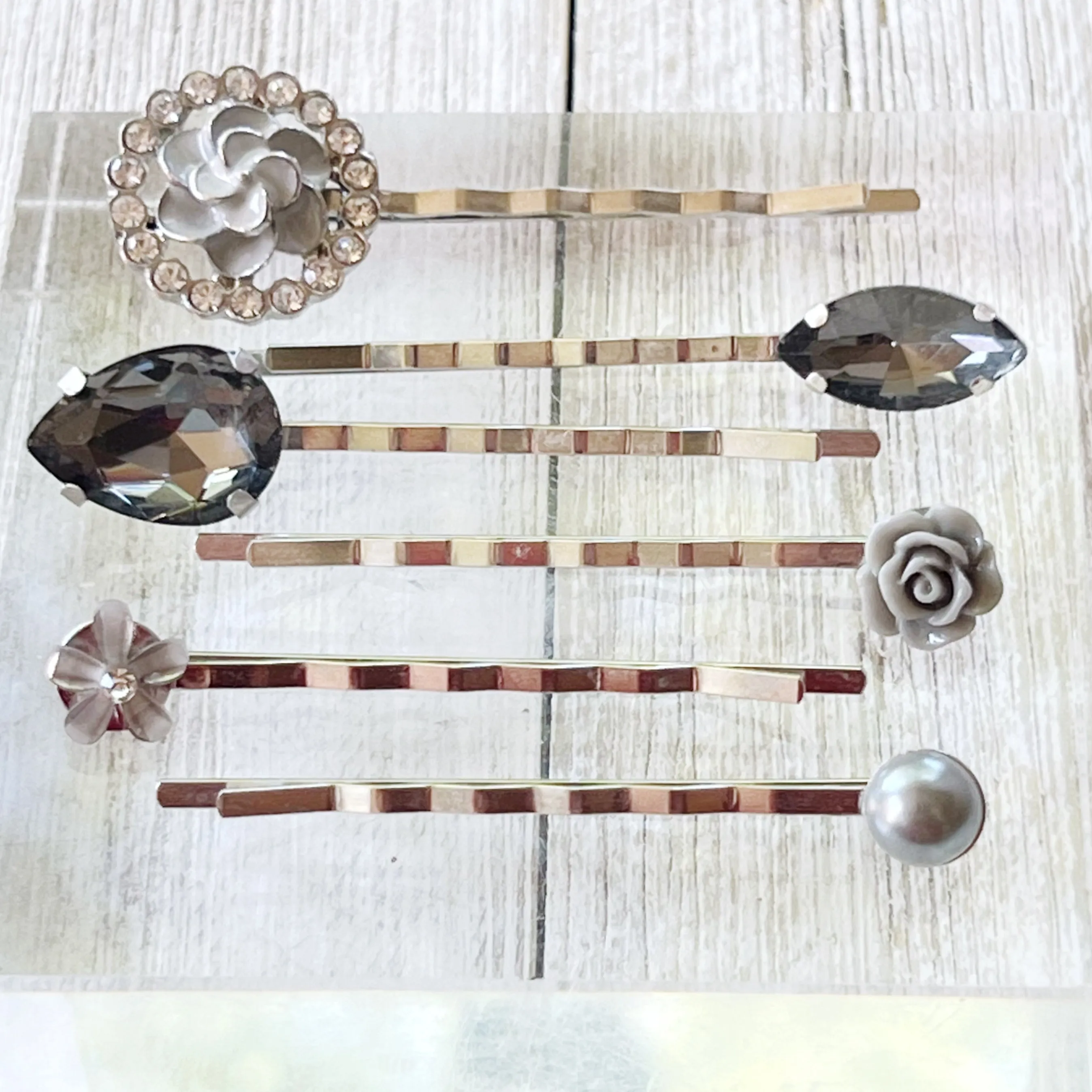 Gray Flower Rhinestone Hair Pins: Elegant Accents for Stylish Hairdos