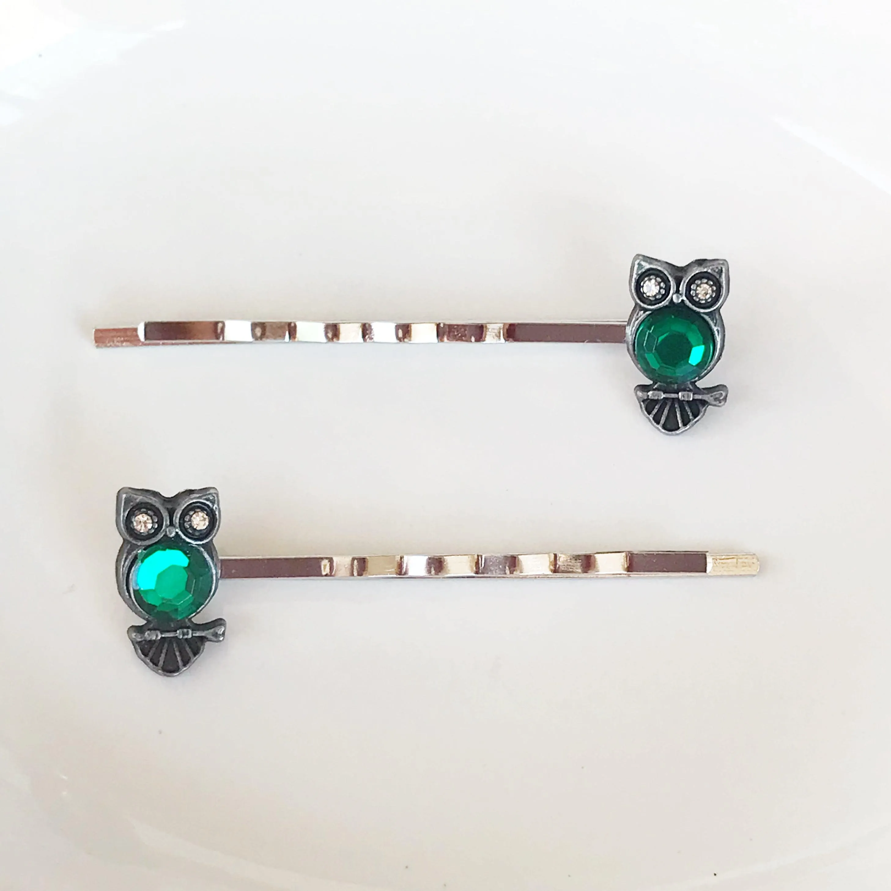 Green Rhinestone Owl Bobby Pins: Sparkling Owl Accents for Unique Hairstyles
