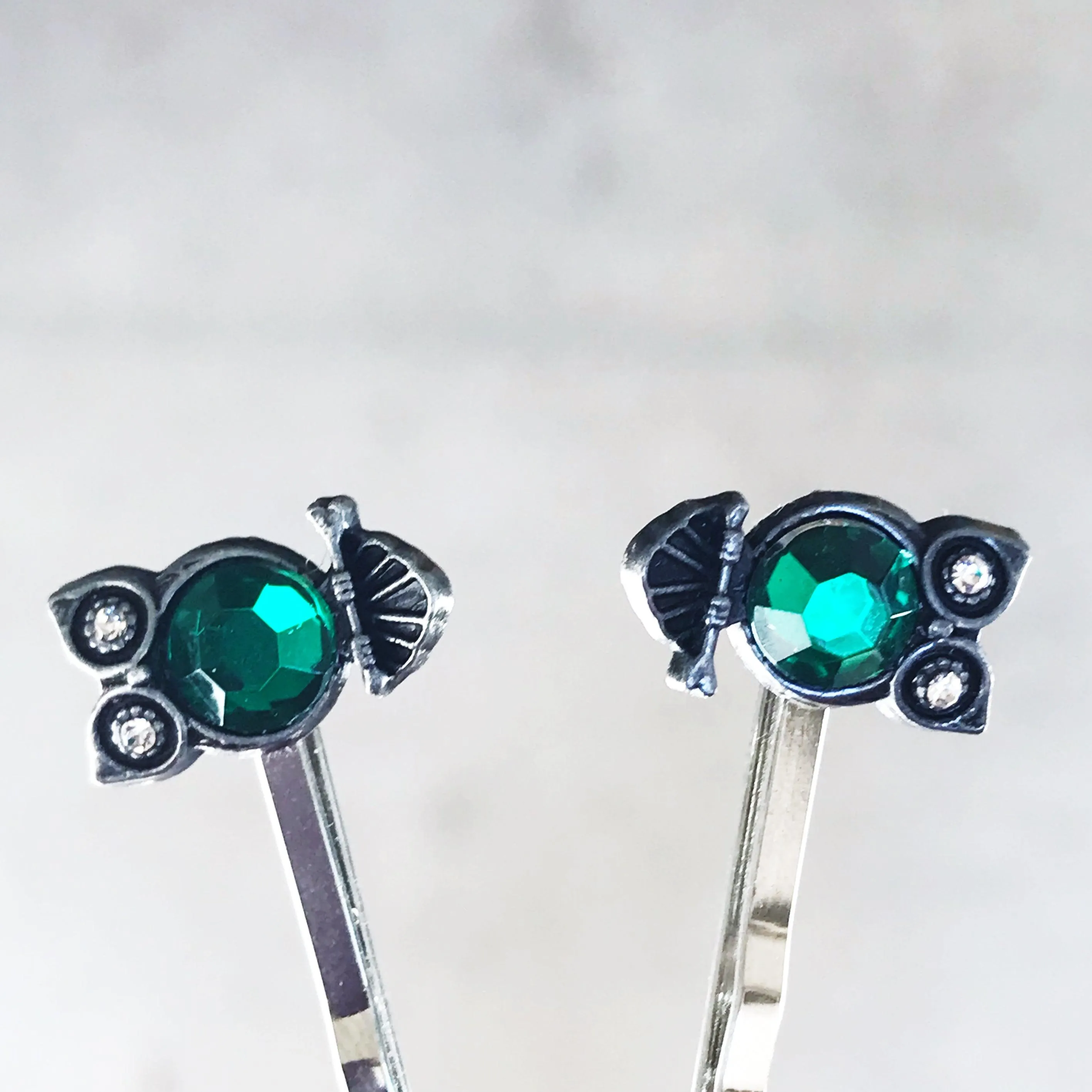 Green Rhinestone Owl Bobby Pins: Sparkling Owl Accents for Unique Hairstyles