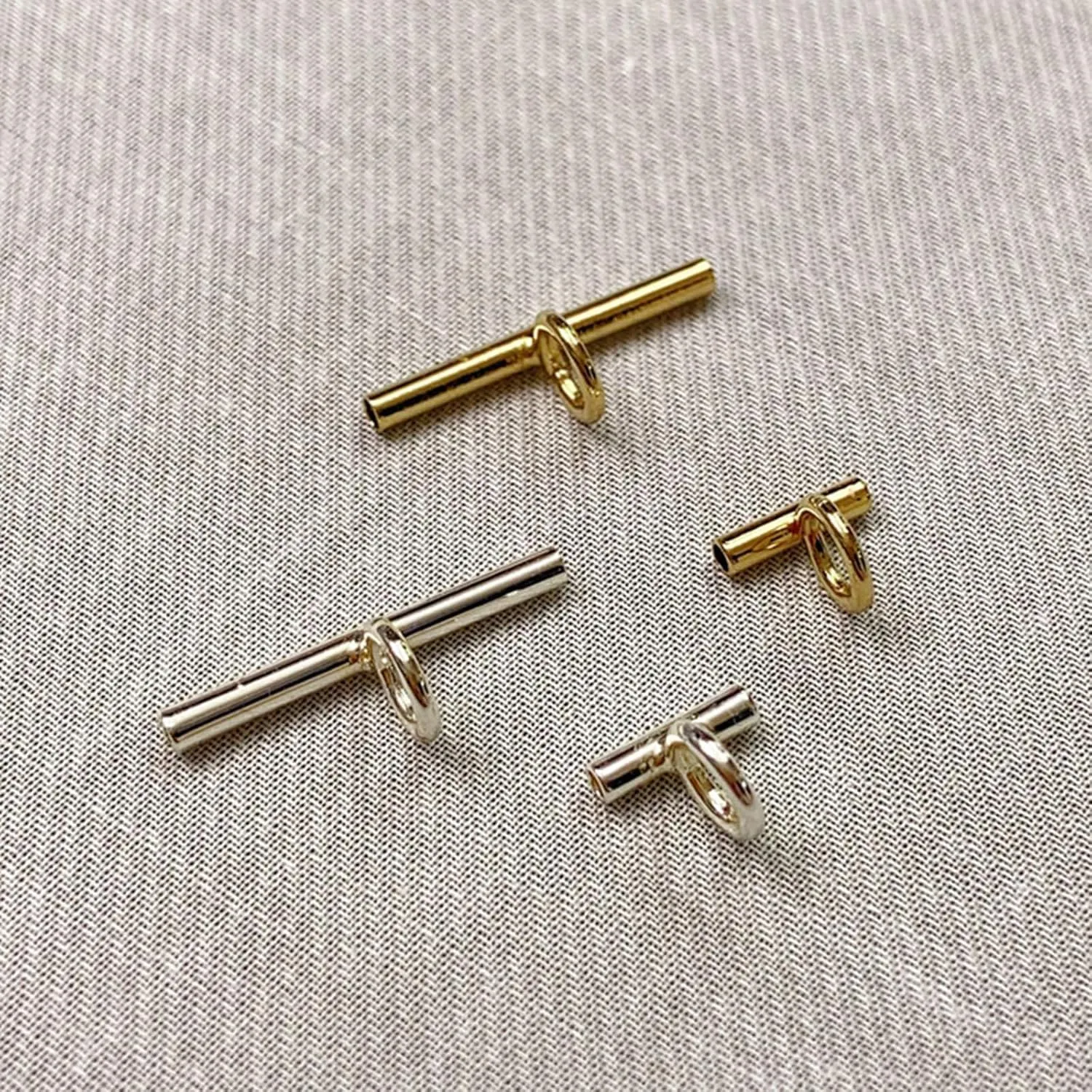 PURPLELILY Convertible Necklace and Brooch Adapter Pin to Pendant Converters Jewelry Accessories Alloy Material for Brooch Necklace, 20mm, Metal, Silver