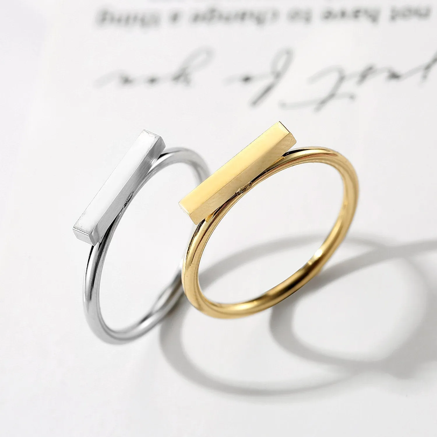 STACKABLE MINIMALIST RINGS SET