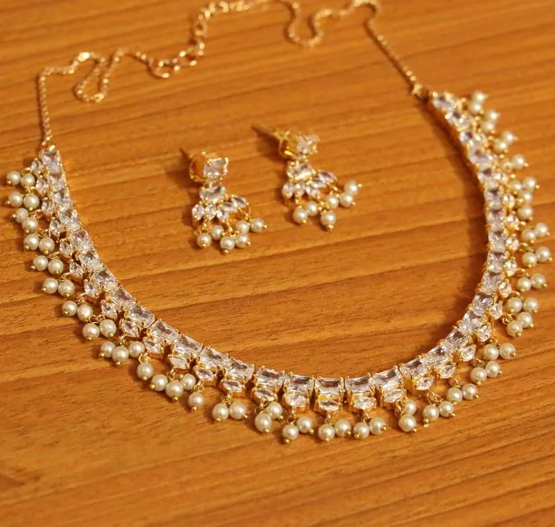 WHITE PEARL NECKLACE-SETS